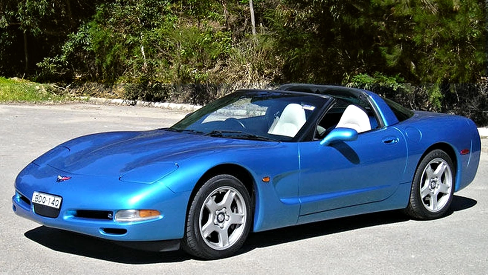 Click to Enlarge-Esc to Close Corvette Generations/C5/C5 1997 Blue -2.webp